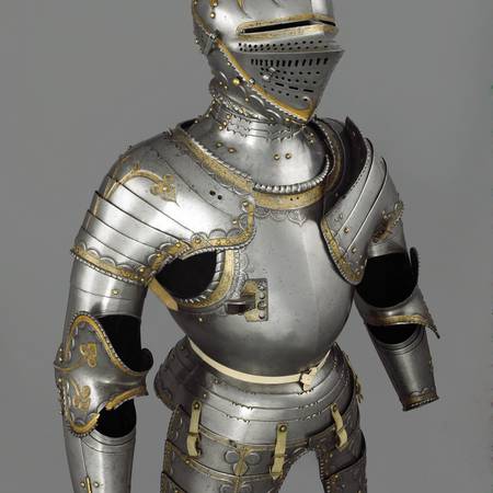 Full-length photograph of a sixteenth-century armour
