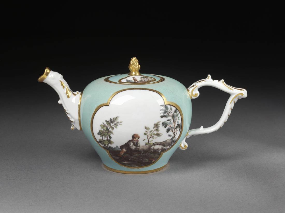 Fig. 12: Teapot, Meissen Porcelain Manufactory, c. 1740.