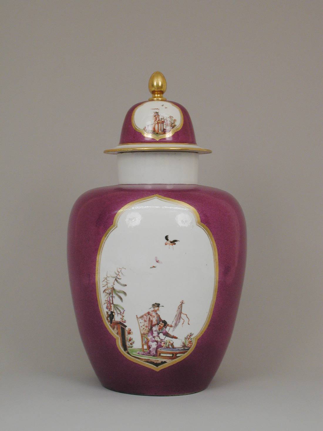 Fig. 13: Vase with cover, Meissen Porcelain Manufactory, c. 1730.