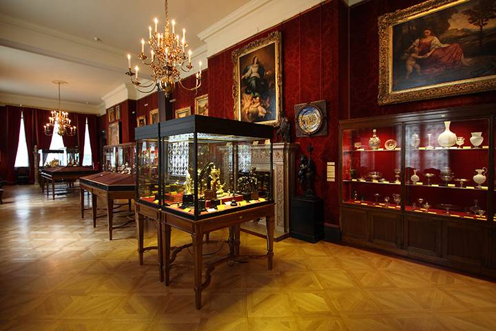 The Sixteenth-Century Gallery at the Wallace Collection. The glass is in the case on the far right.