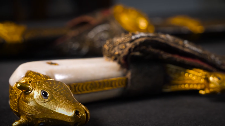 A close-up on Maharaja's Ranjit Singh sword