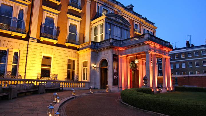 Wallace Collection exterior (c)Charlotte Fielding Photography