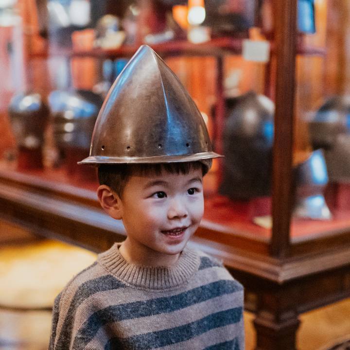 Hands on Armour: Duelling and Ruling